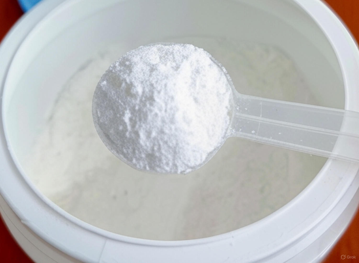 kreatin_prášek_v_odměrce